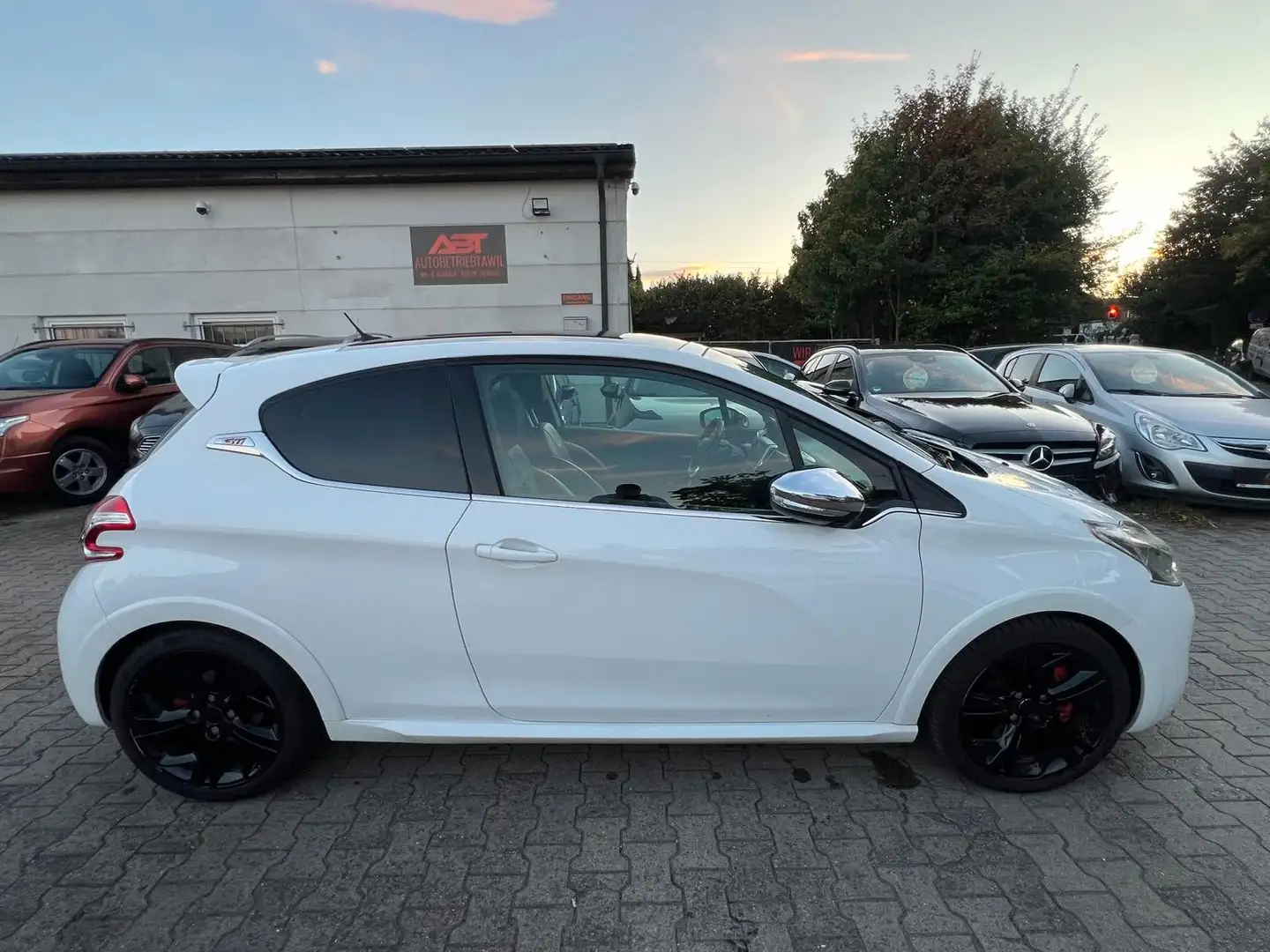 Peugeot 208 GTI 200PS, Pano, Ambiente, Navi,SZH,AHK,PDC Bianco - 2