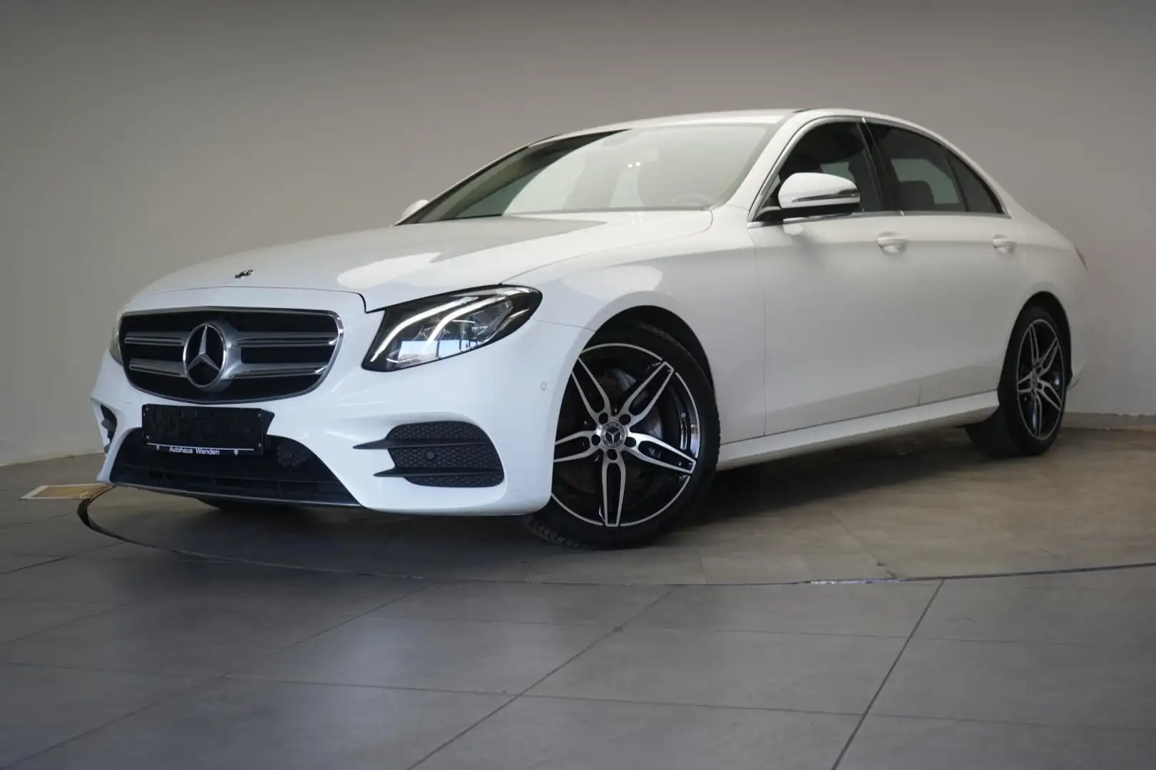 Mercedes-Benz E 300 d 9G-Tronic AMG Temp/Kamera/Wide/Side Weiß - 2