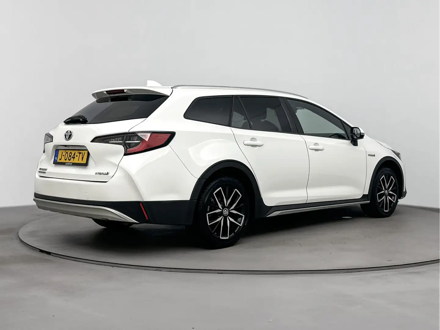 Toyota Corolla Touring Sports 1.8 Hybrid Trek | NL-Auto | Navigat Wit - 2