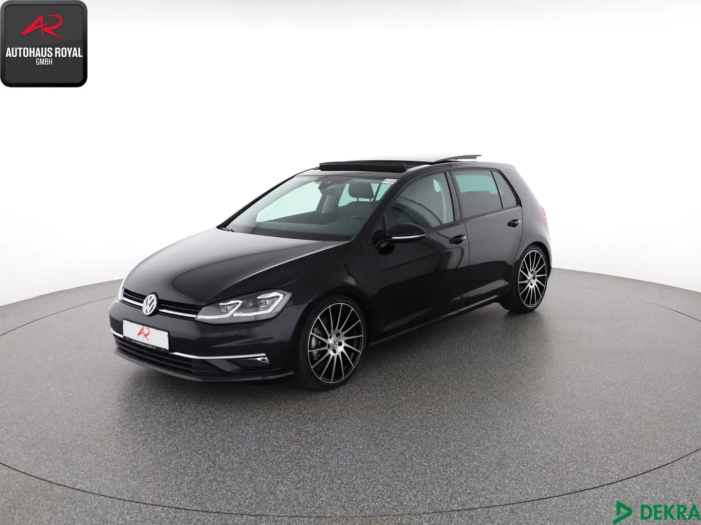 Volkswagen Golf Golf VII 1.5 TSI HIGHLINE MASSAGE,KEYLESS,KAMERA Zwart - 1