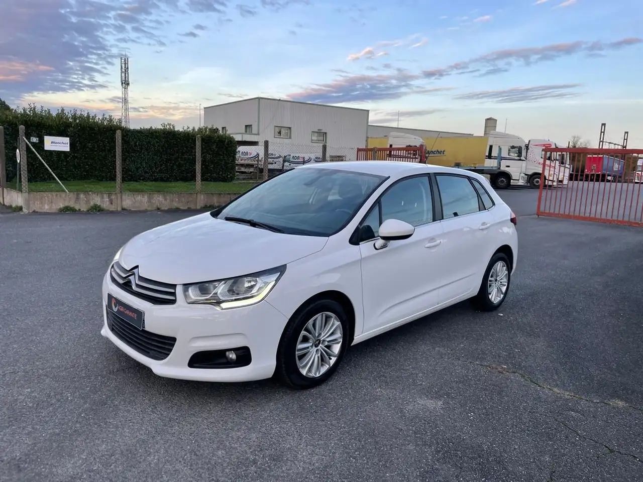 Citroen C4 1.2 130 cv eat6 garantie 12 mois ct ok