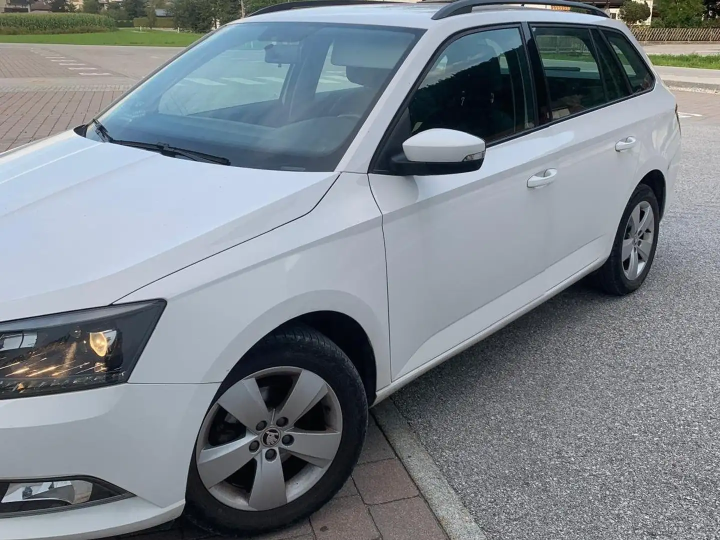 Skoda Fabia Fabia Combi Ambition 1,0 Ambition Weiß - 1