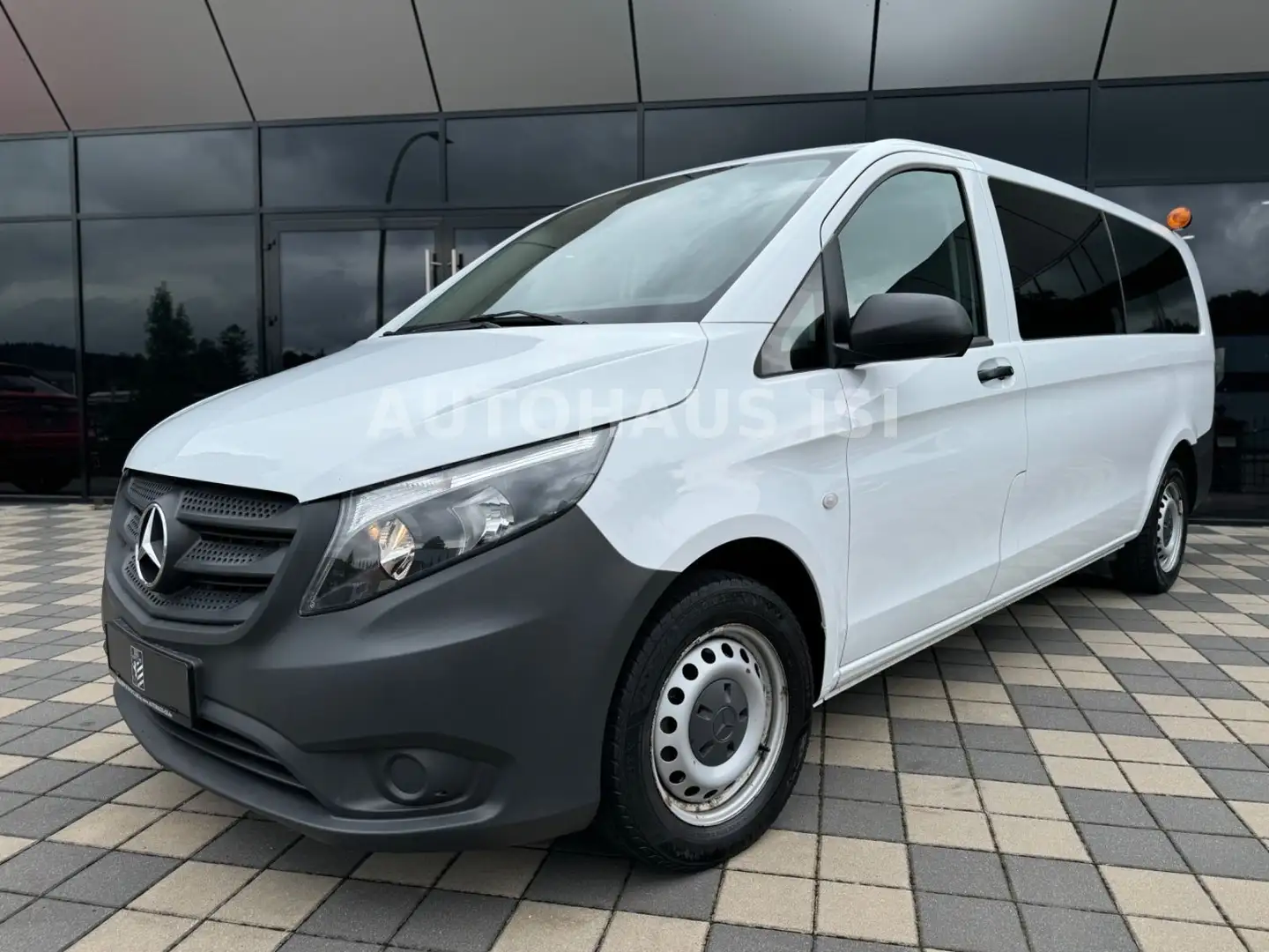 Mercedes-Benz Vito 110 CDI Tourer PRO Extralang 9-SITZER,KLIMA Weiß - 1