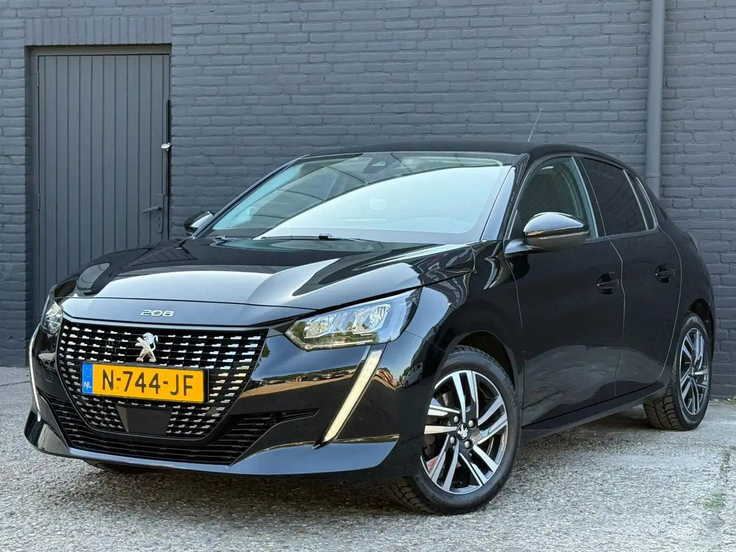 Peugeot 208 1.2 PureTech Blue Lease Allure NAVI | CARPLAY | DI Noir - 1