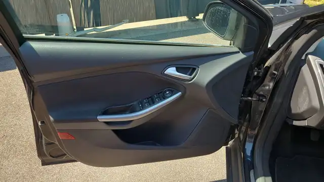 Ford Focus view 7