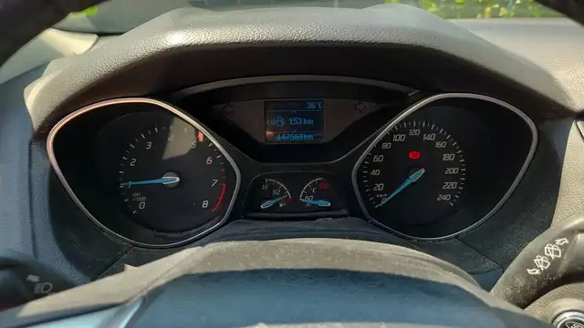 Ford Focus view 12
