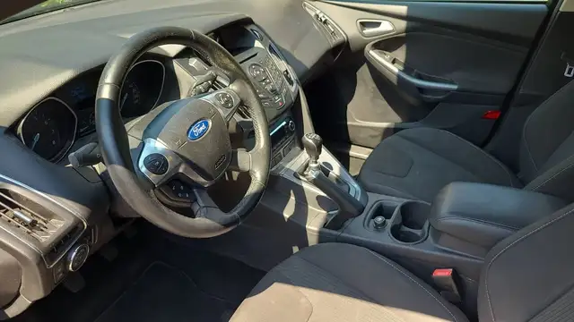 Ford Focus view 8