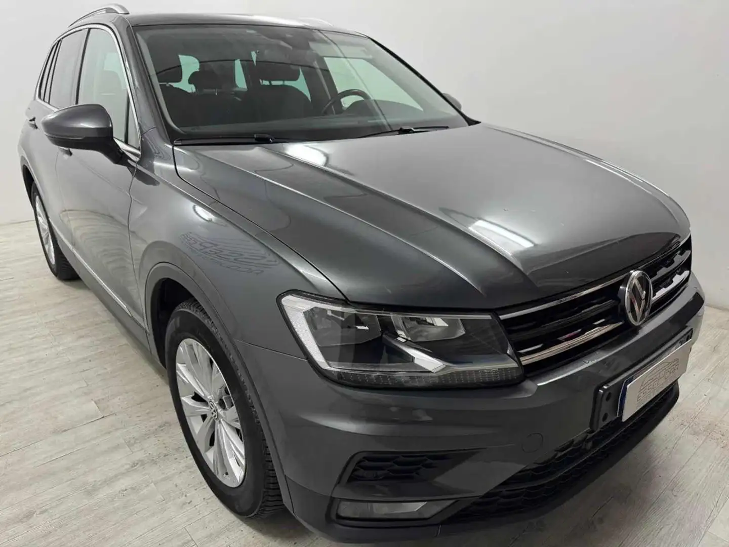 Volkswagen Tiguan 1.5 TSI Business ACT BlueMotion Technology Gris - 2