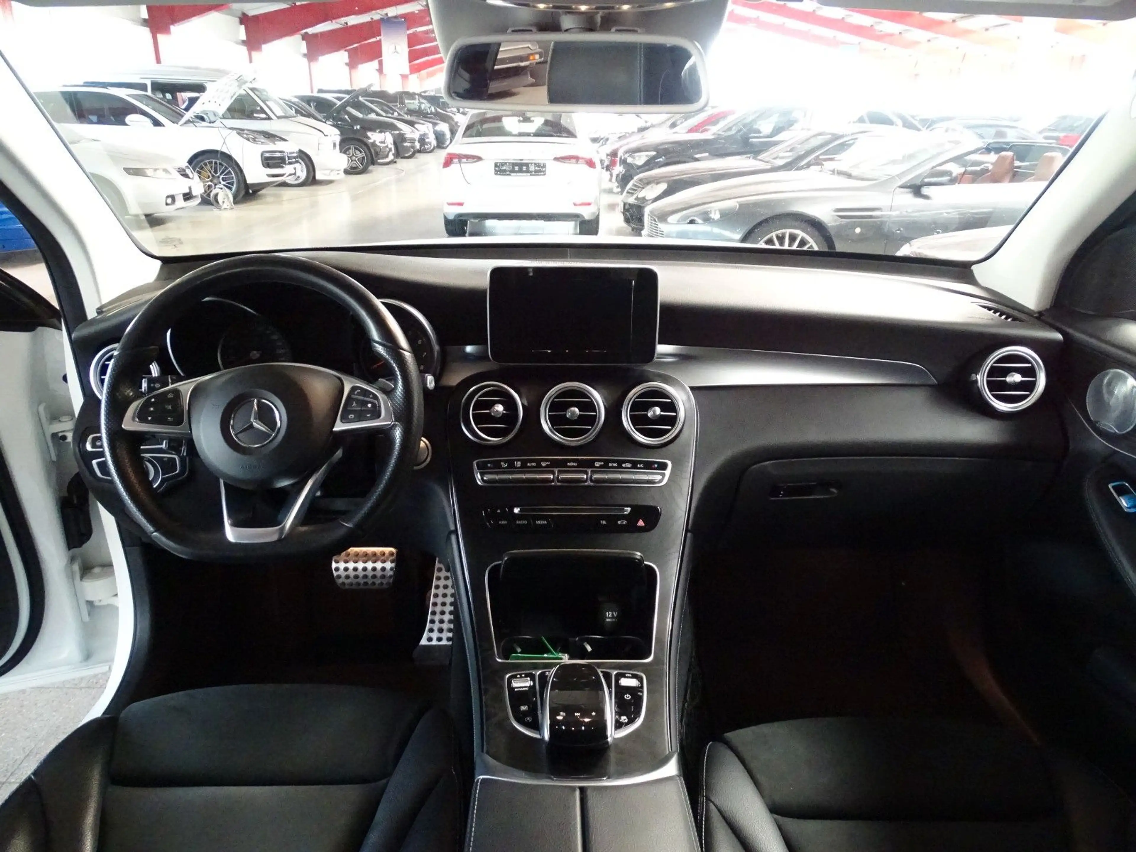 Mercedes-Benz GLC 250 AMG Line 4Matic*AHK+PANO+BURMESTER — photo 15