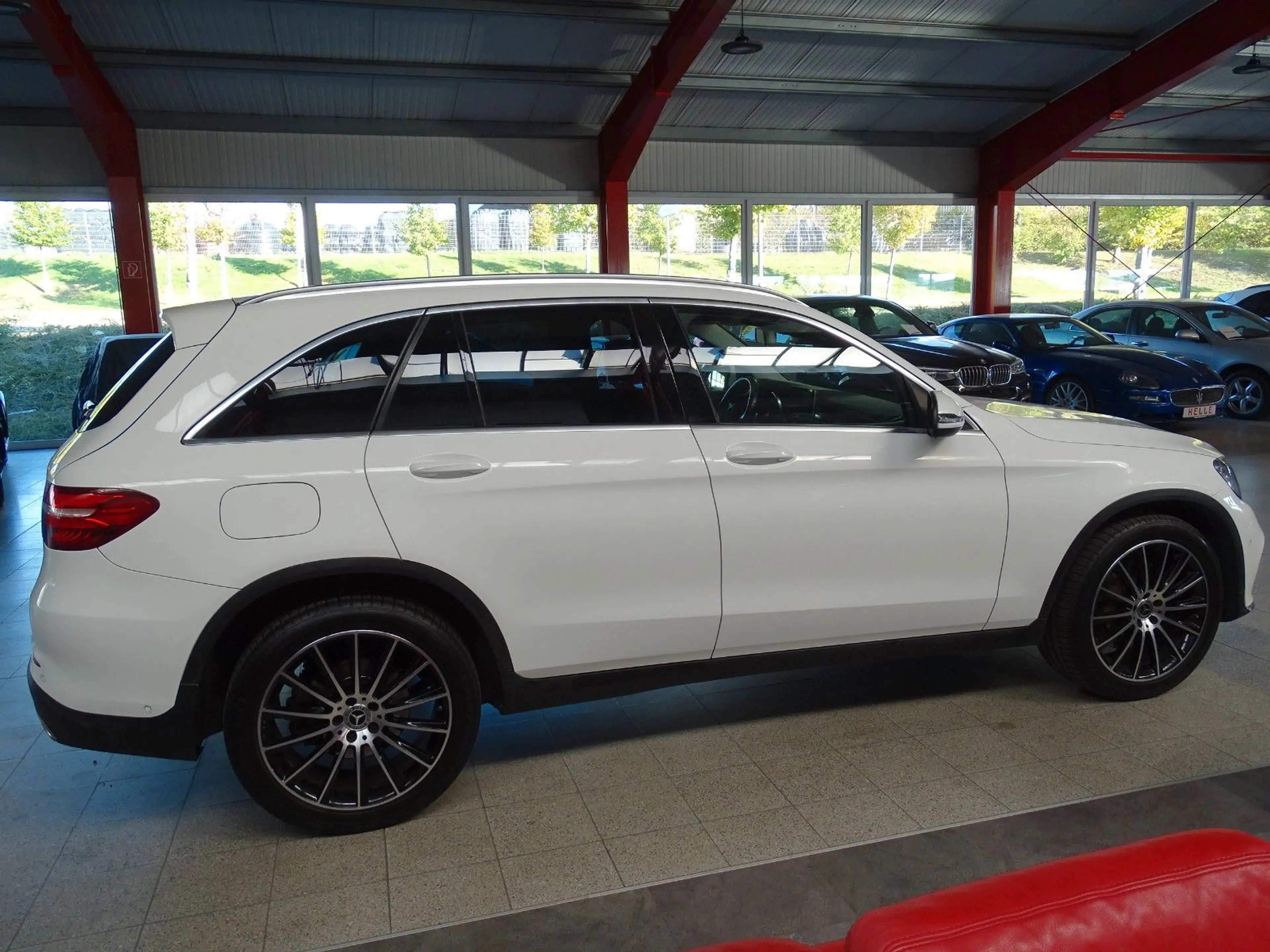 Mercedes-Benz GLC 250 AMG Line 4Matic*AHK+PANO+BURMESTER — photo 9