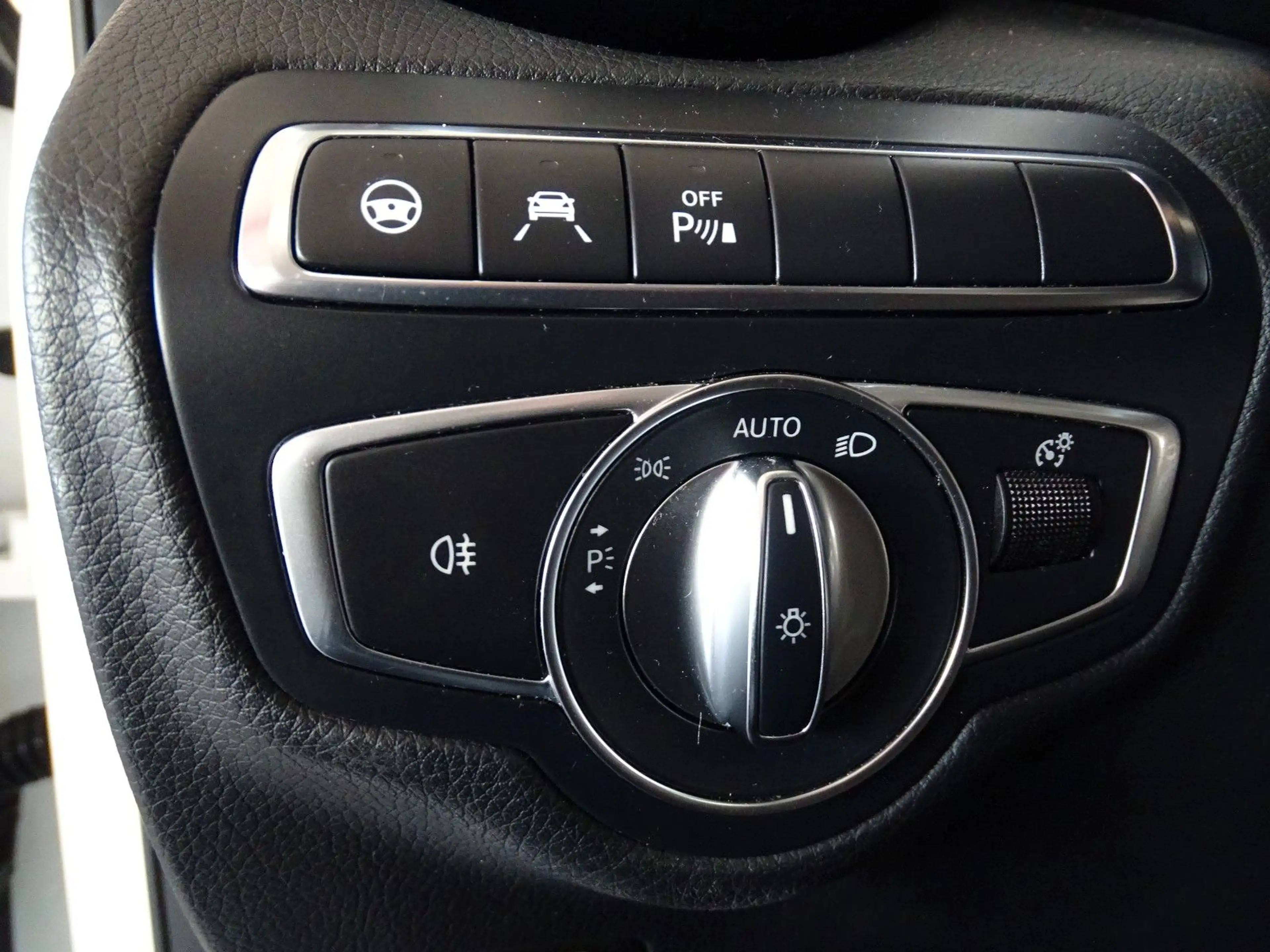 Mercedes-Benz GLC 250 AMG Line 4Matic*AHK+PANO+BURMESTER — photo 12