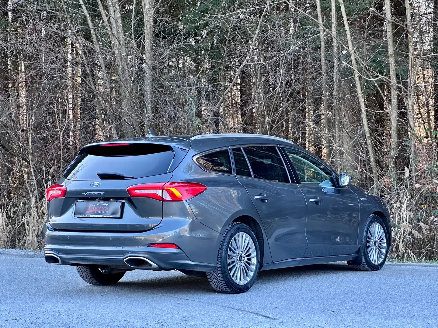 Ford Focus Vignale 2.0 Aut. VOLL*HEAD-UP*AHL*NAVI*TOTWINKEL* Grau - 2