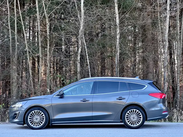 Ford Focus view 6