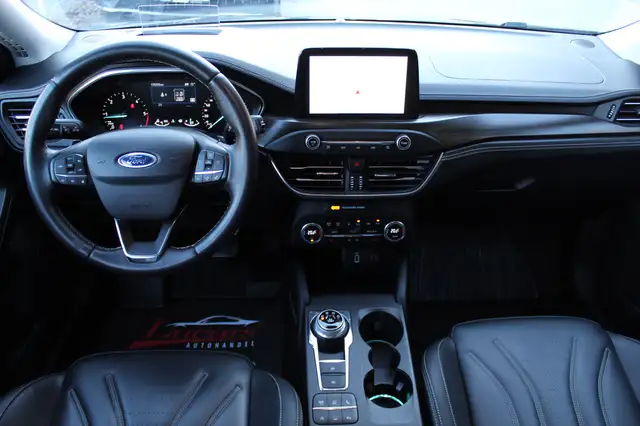 Ford Focus view 11