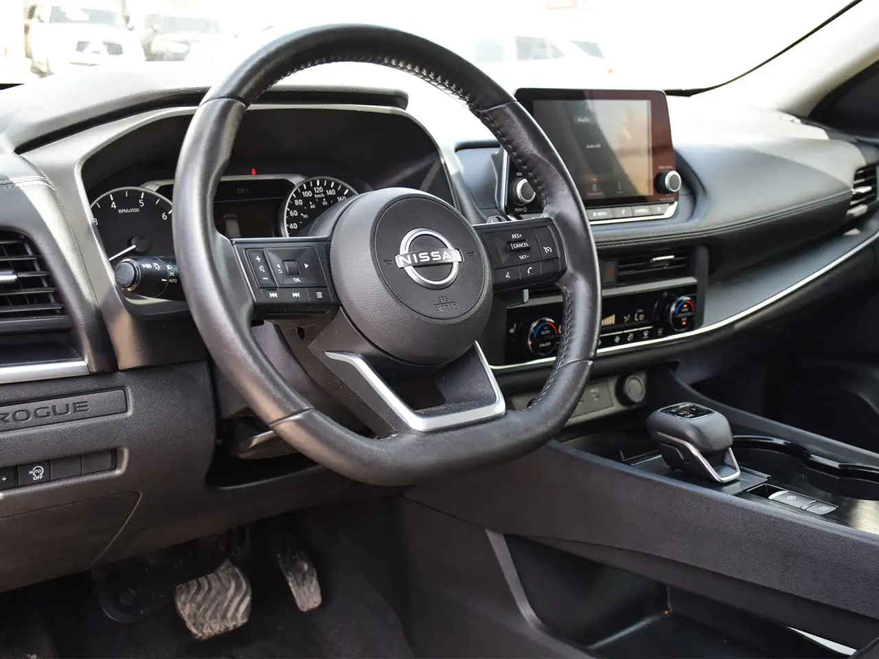 Nissan Rogue fotografie Nissan Rogue