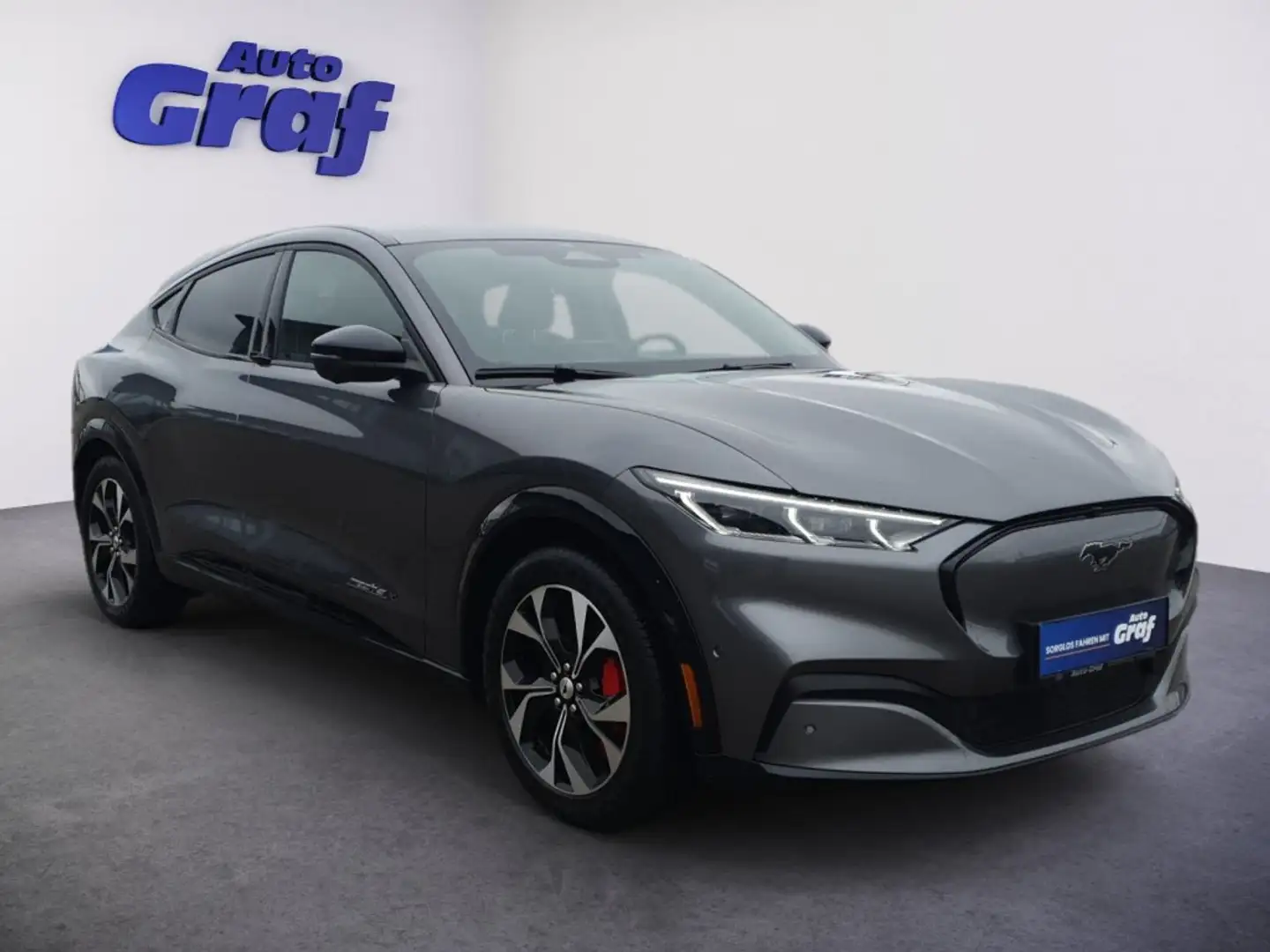 Ford Mustang Mach-E Elektro 91kWh Extended Range Premiu Grau - 2