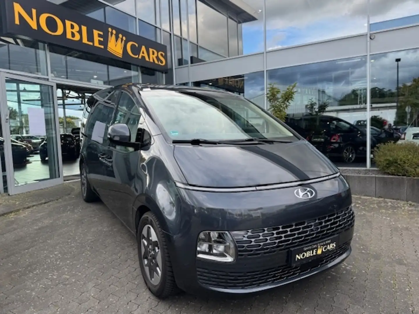 Hyundai STARIA Prime 4WD LED NAVI ALU Grau - 1