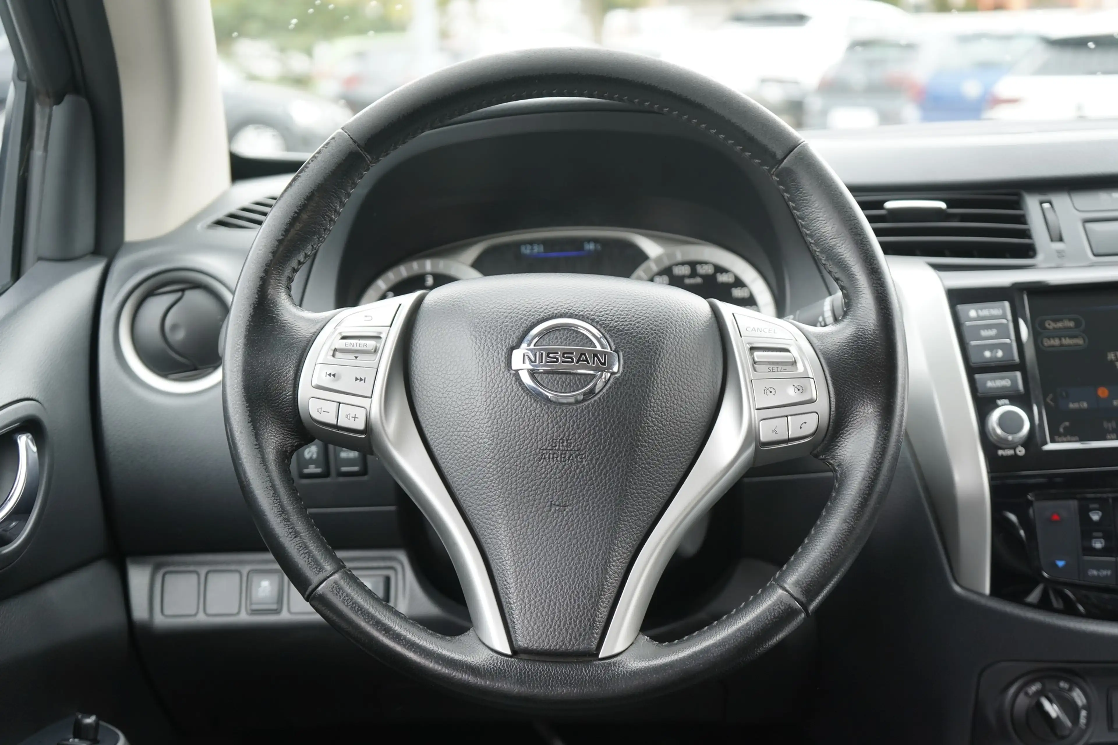 Nissan Navara NP300 2.3 dCi N-Connecta Double Cab LED Nav — photo 9