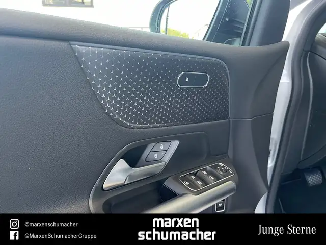 Mercedes-Benz B-Class view 14