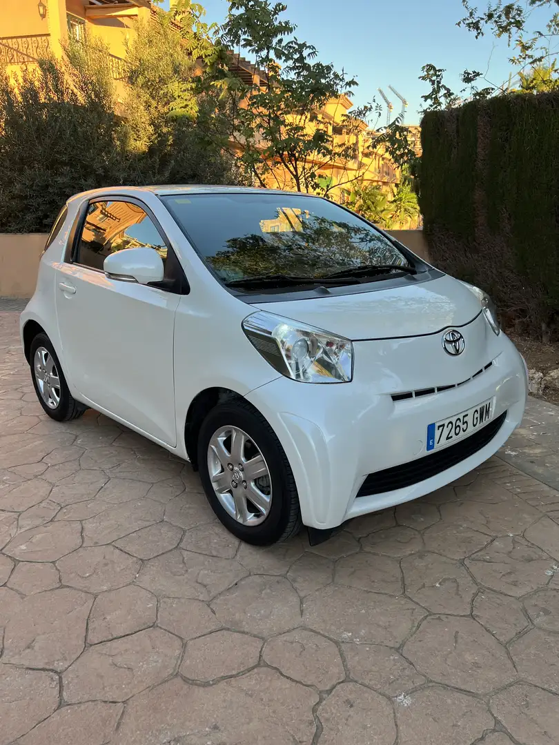Toyota iQ 1.0 VVT-i MultiDrive - 1
