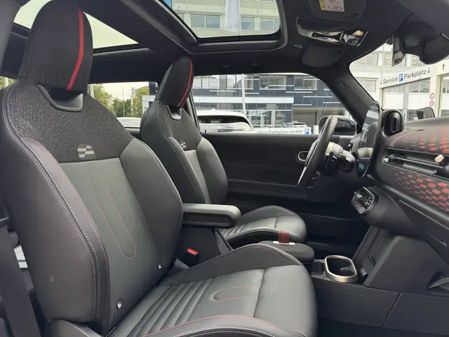 Mini Hatch view 6