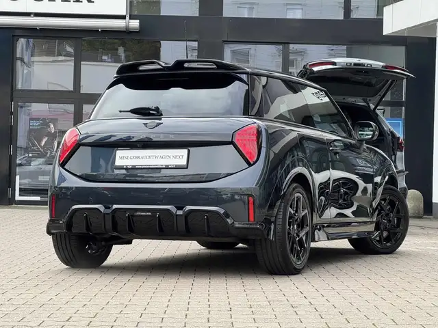 Mini Hatch view 3