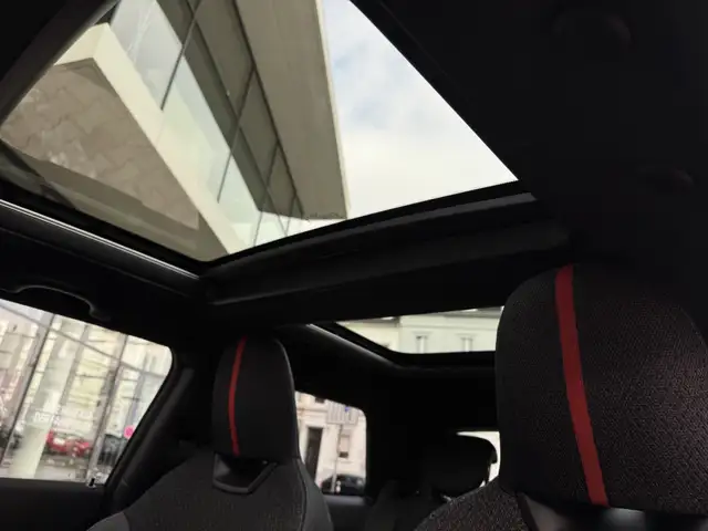 Mini Hatch view 9