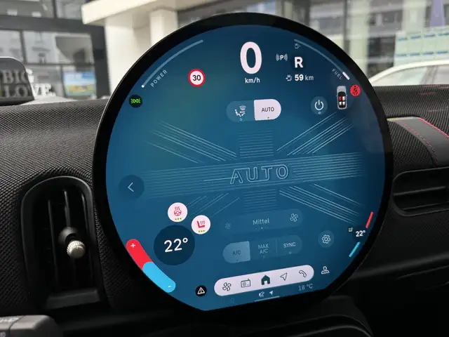 Mini Hatch view 12