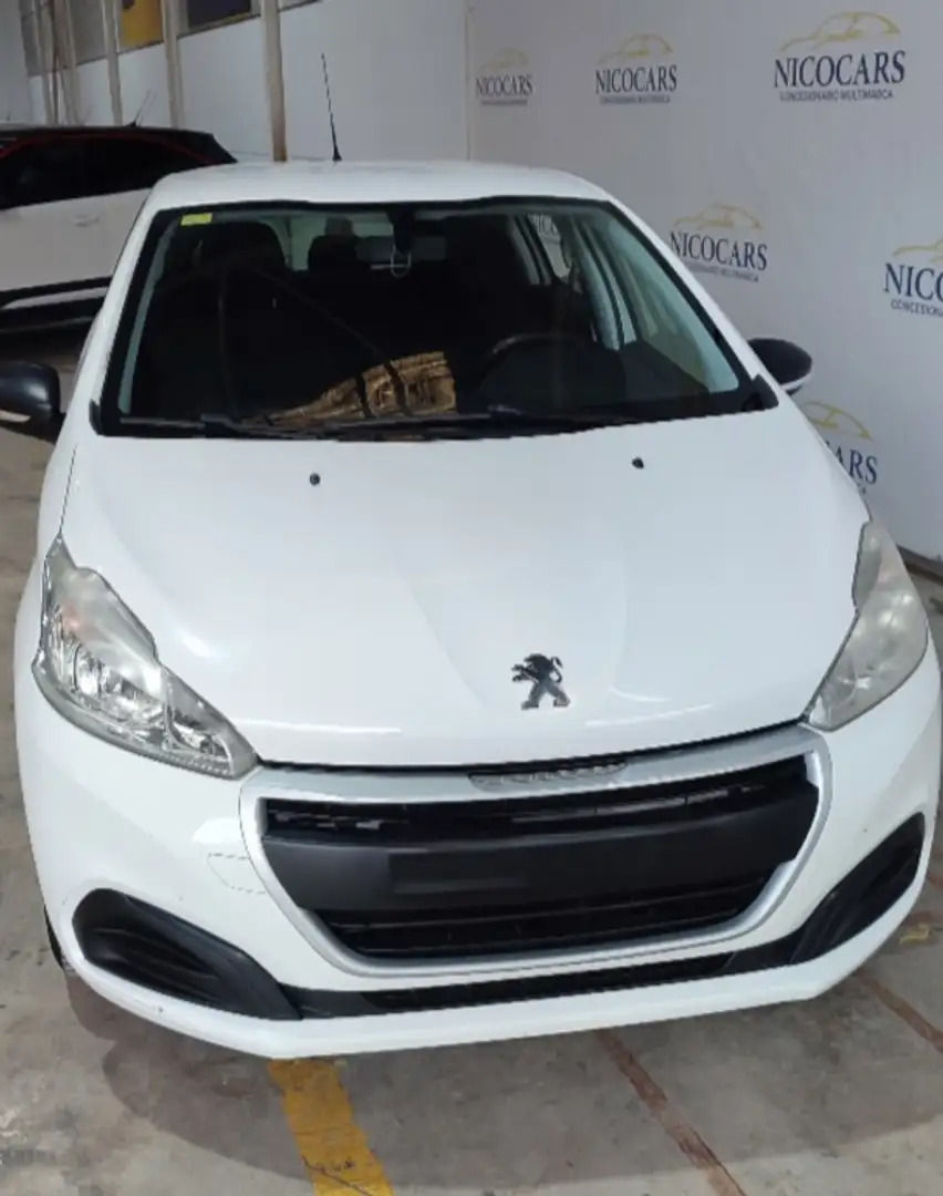 Peugeot 208 1.2 PureTech Access 68 Weiß - 2