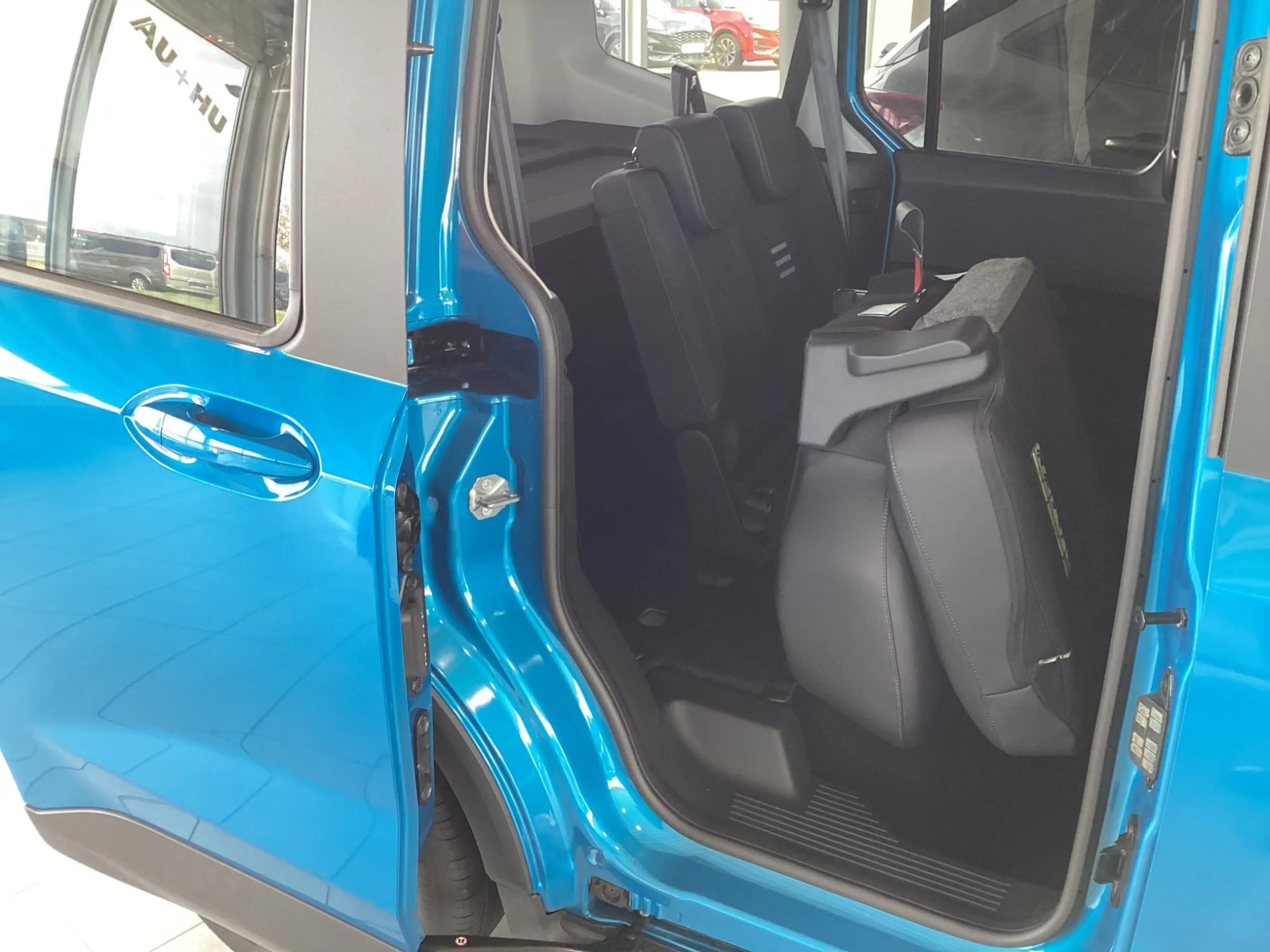 Ford Tourneo Courier Active*NAVI*ACC*RFK*GARANTIE — photo 8