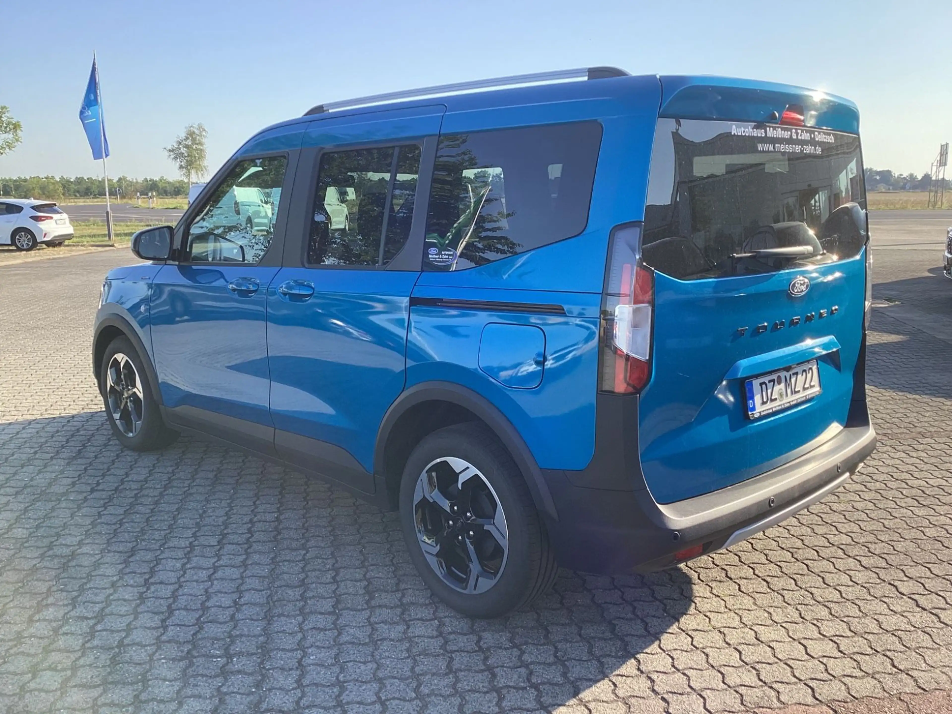 Ford Tourneo Courier Active*NAVI*ACC*RFK*GARANTIE — photo 5
