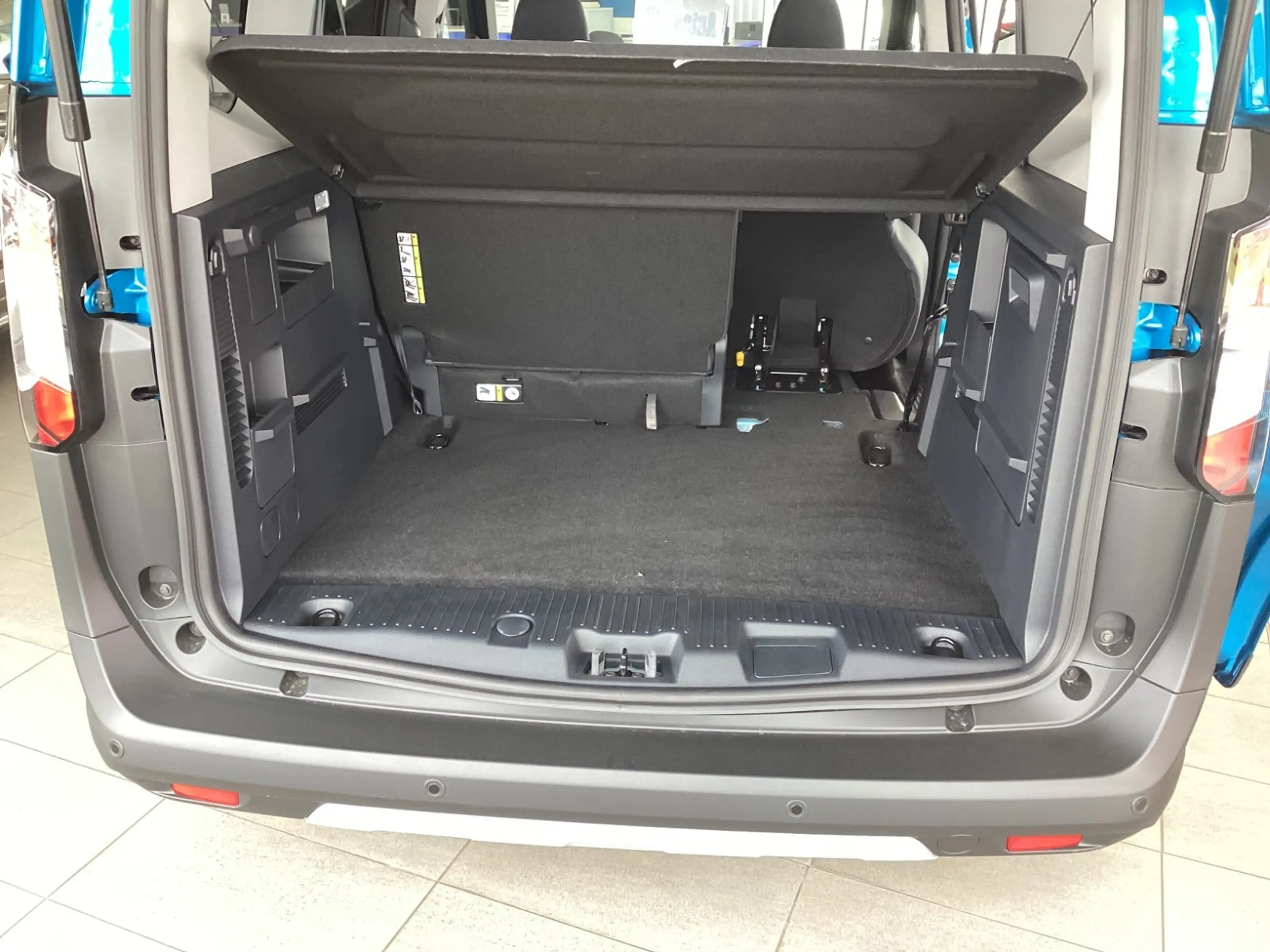 Ford Tourneo Courier Active*NAVI*ACC*RFK*GARANTIE — photo 7