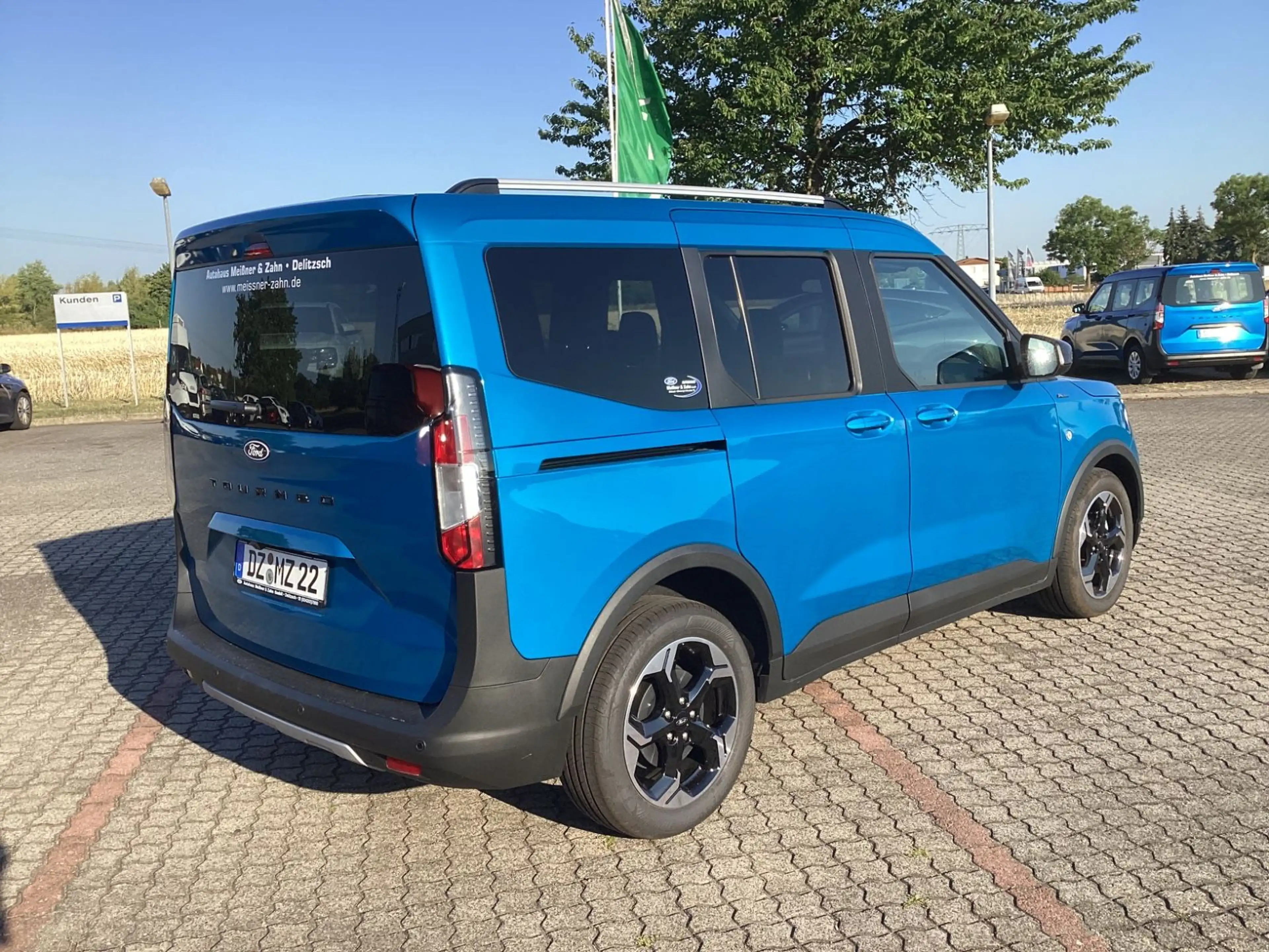 Ford Tourneo Courier Active*NAVI*ACC*RFK*GARANTIE — photo 2