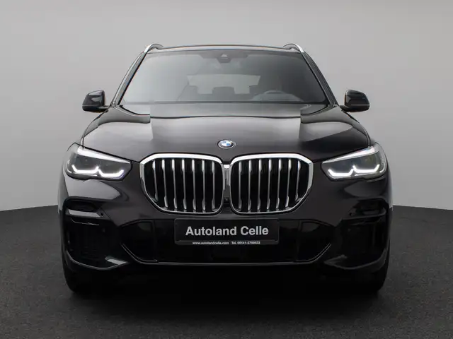 BMW X5 view 2