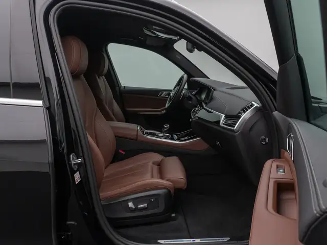 BMW X5 view 24