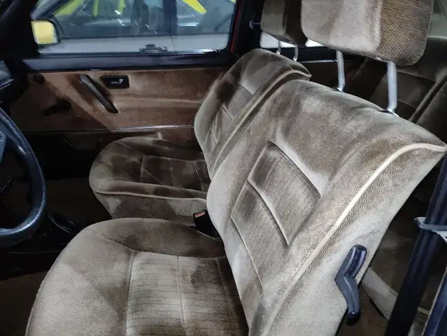 Volkswagen Jetta view 9