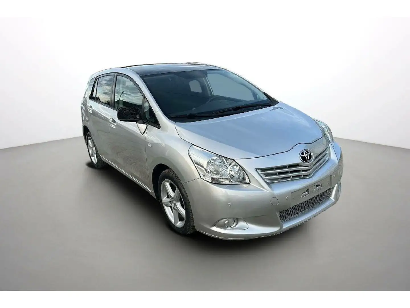 Toyota Verso 132 VVT-i 5pl TRAVEL BVA Gris - 2