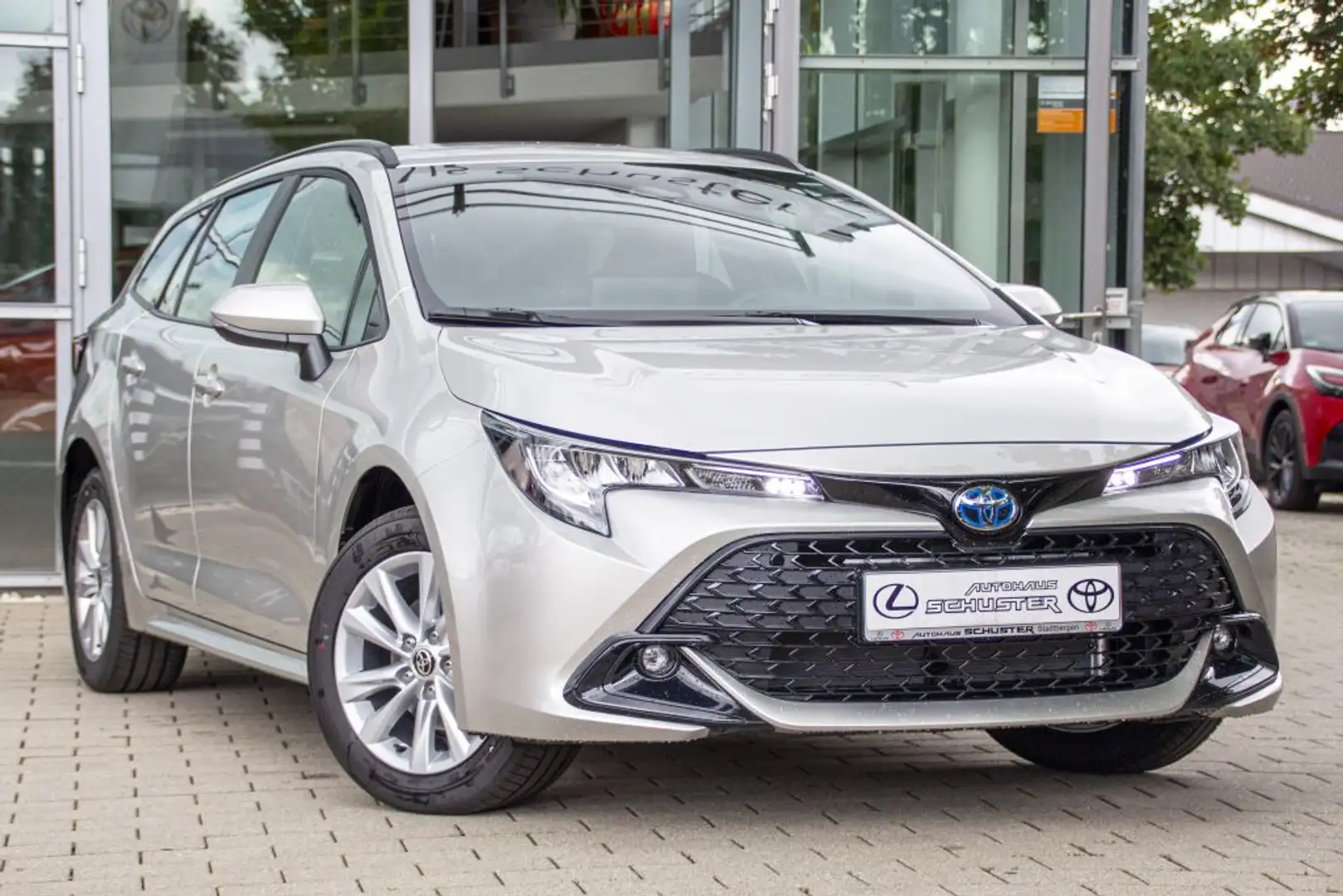Toyota Corolla 1.8 Hybrid Touring Sports Business Edition Ezüst - 1