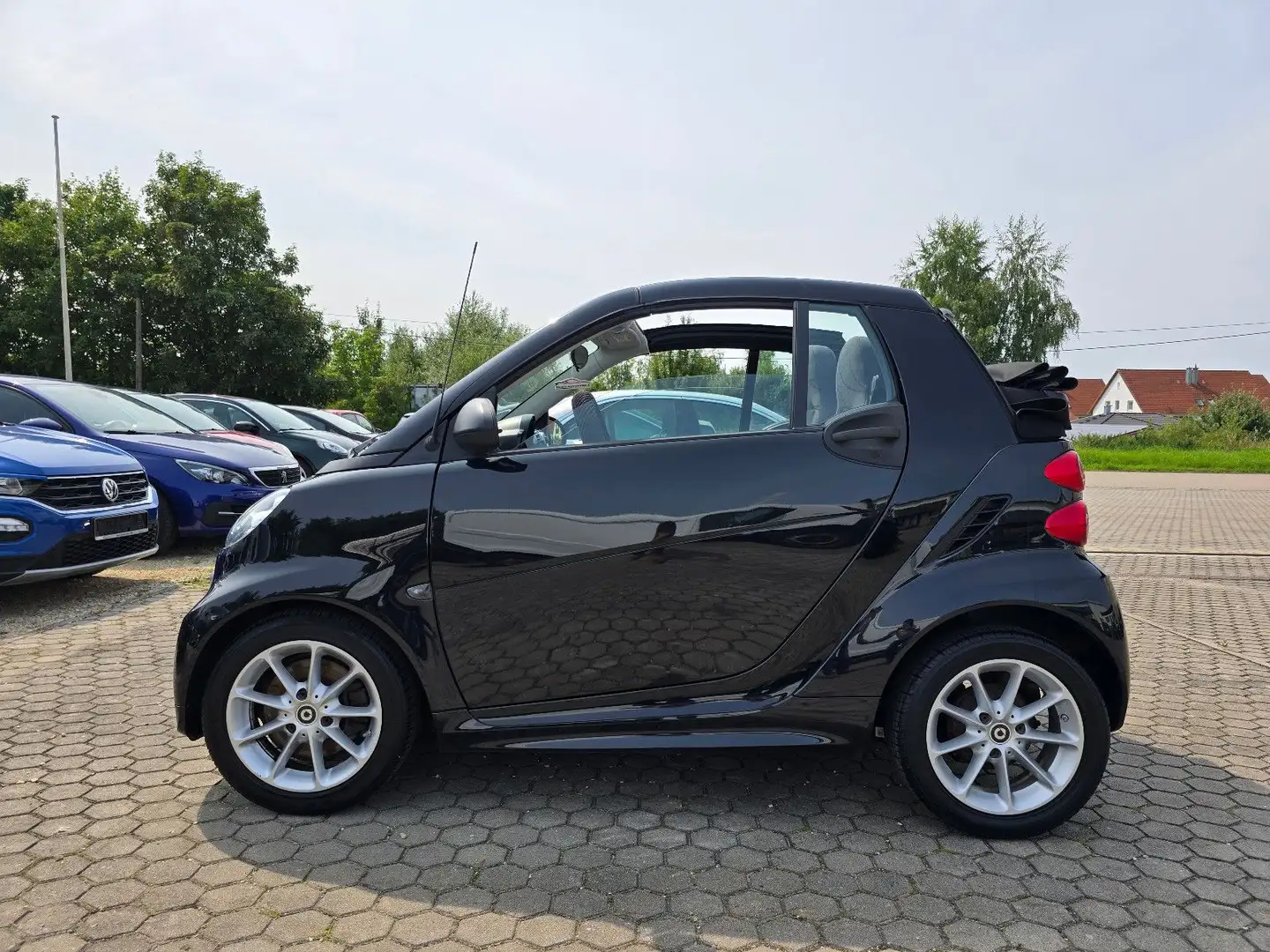 smart forTwo fortwo cabrio Micro Hybrid Drive 52kW Schwarz - 2