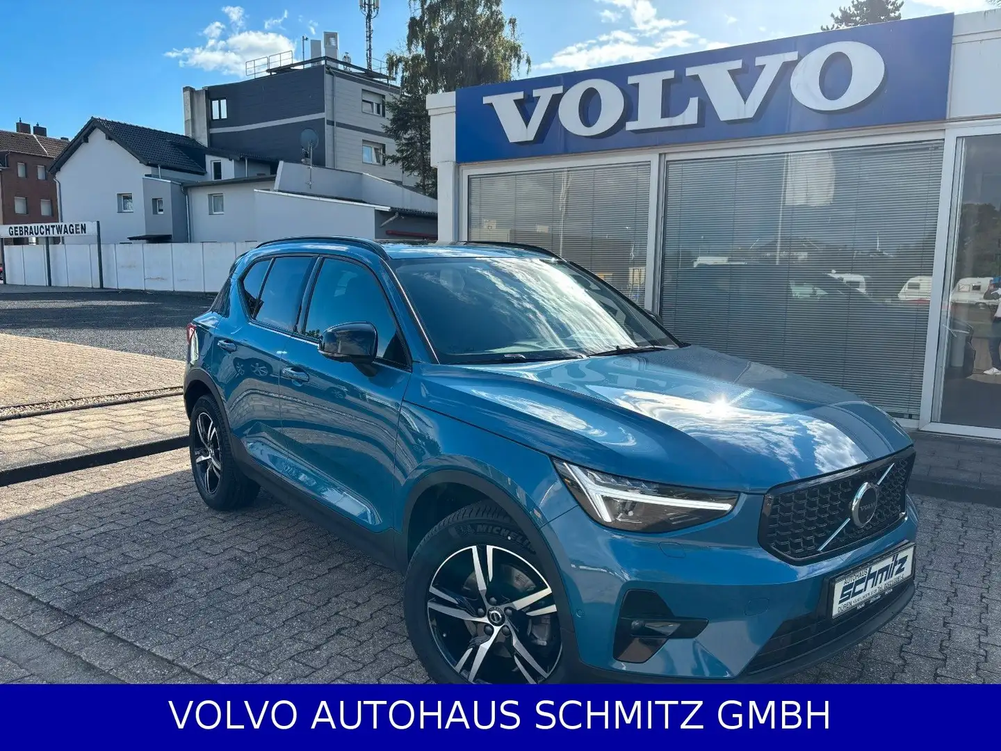 Volvo XC40 B3 Plus Dark Panorama 360Grad Blau - 1