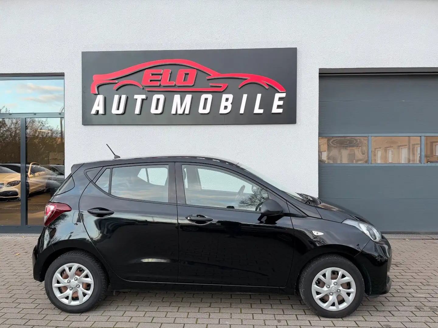 Hyundai i10 Select*Klimanlage*1 Jahr Garantie* Schwarz - 2