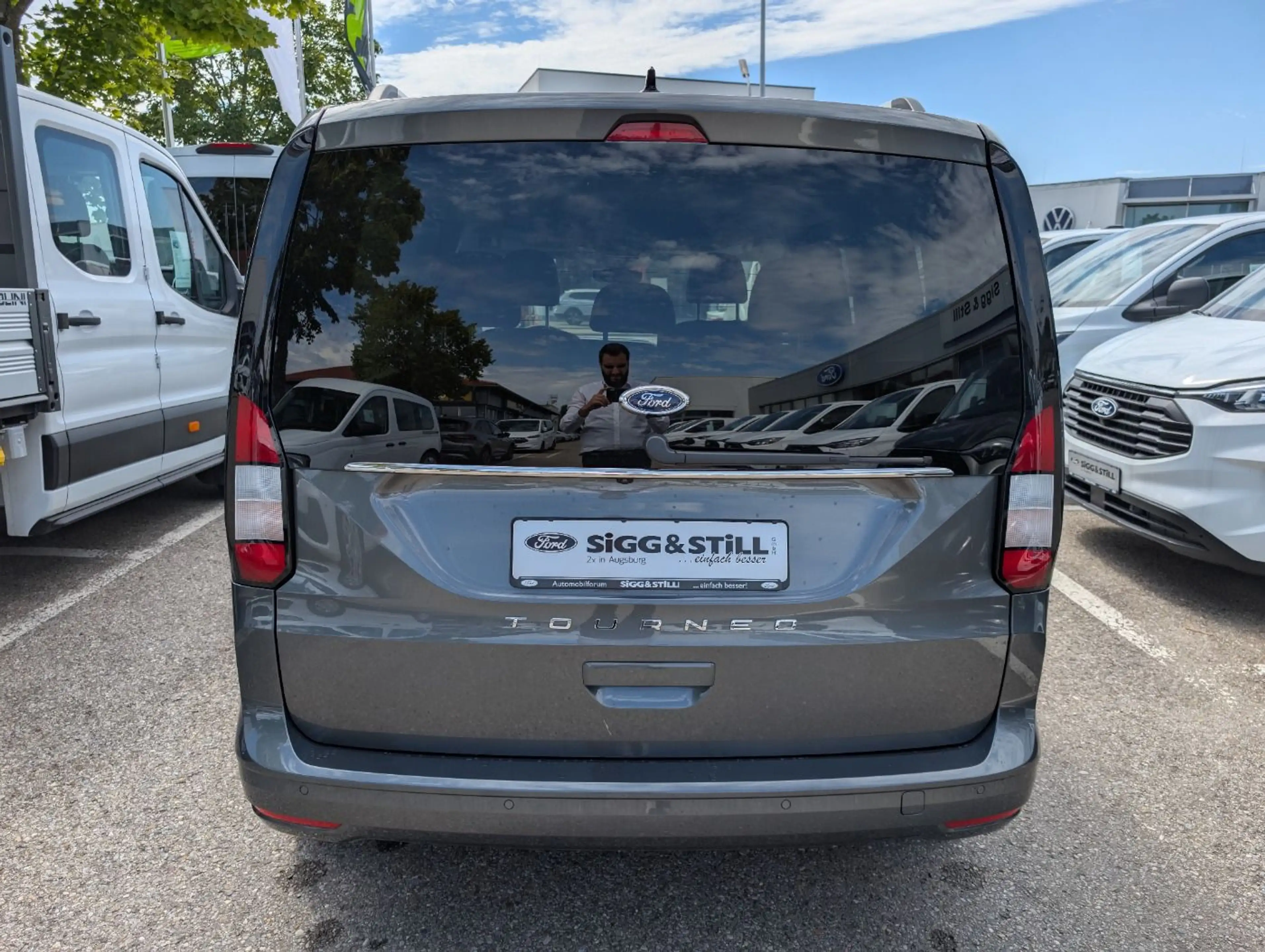 Ford Grand Tourneo Connect Titanium L2 NAVI*iACC*SHZ — photo 7