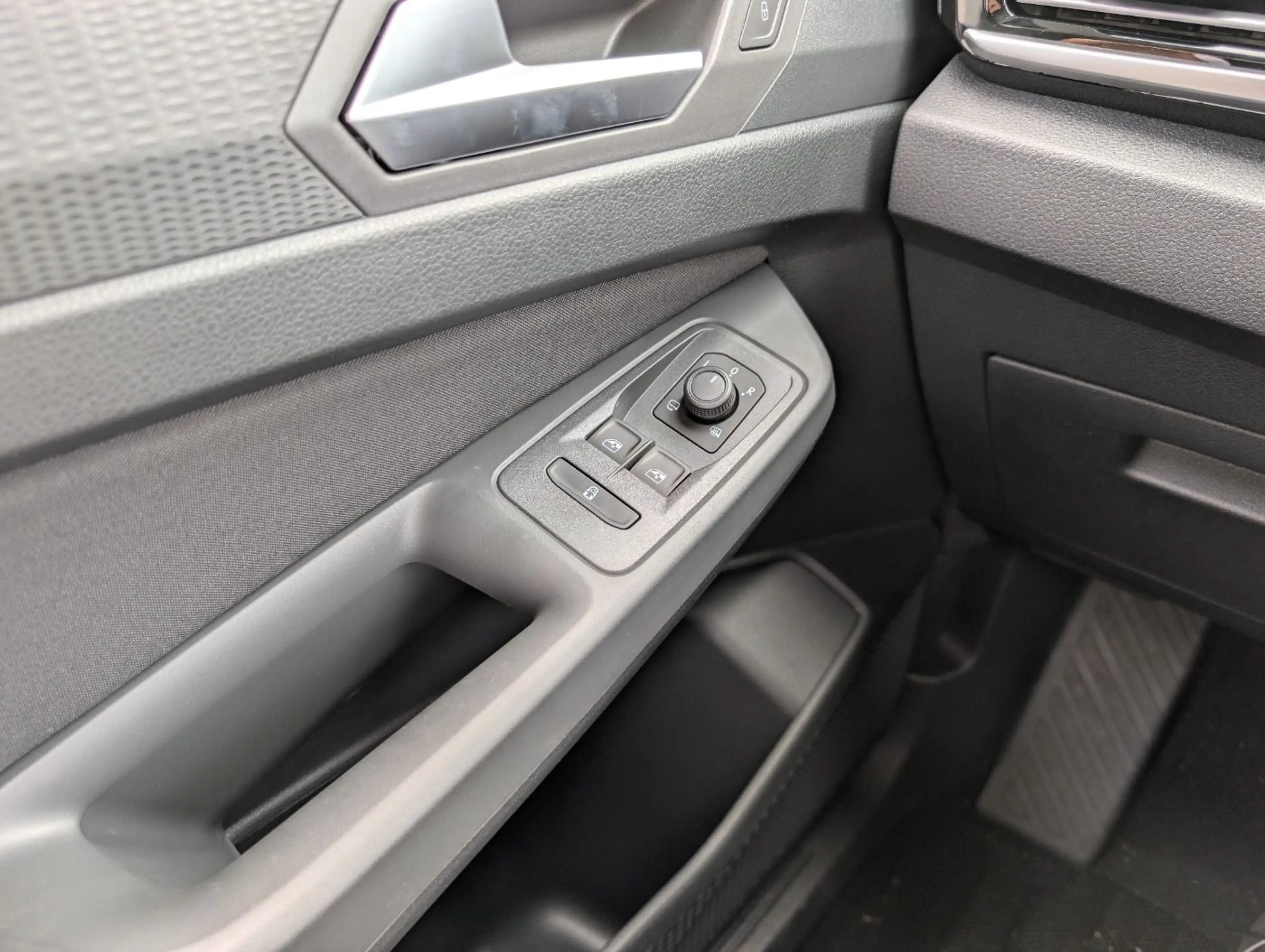 Ford Grand Tourneo Connect Titanium L2 NAVI*iACC*SHZ — photo 14