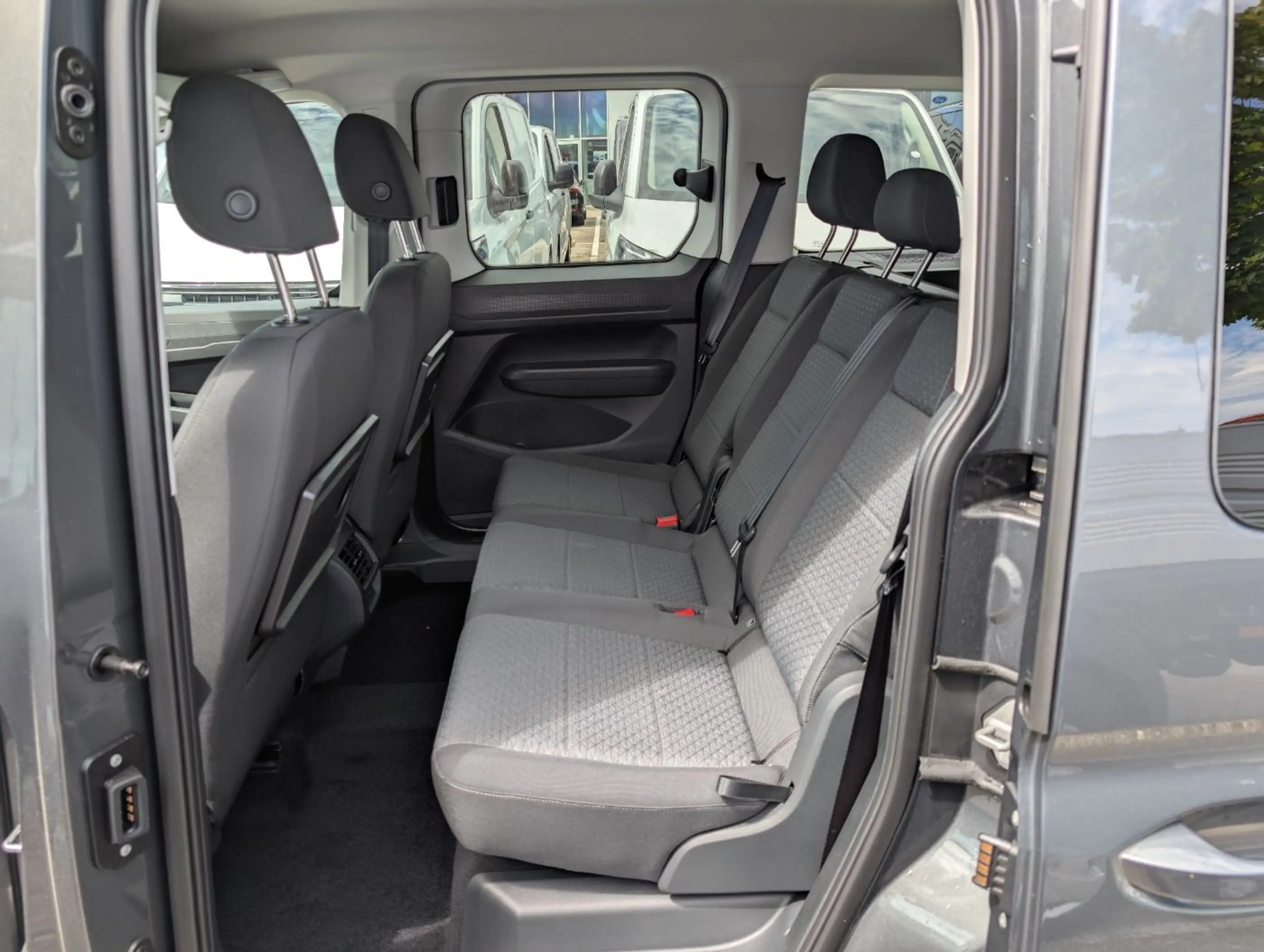 Ford Grand Tourneo Connect Titanium L2 NAVI*iACC*SHZ — photo 11