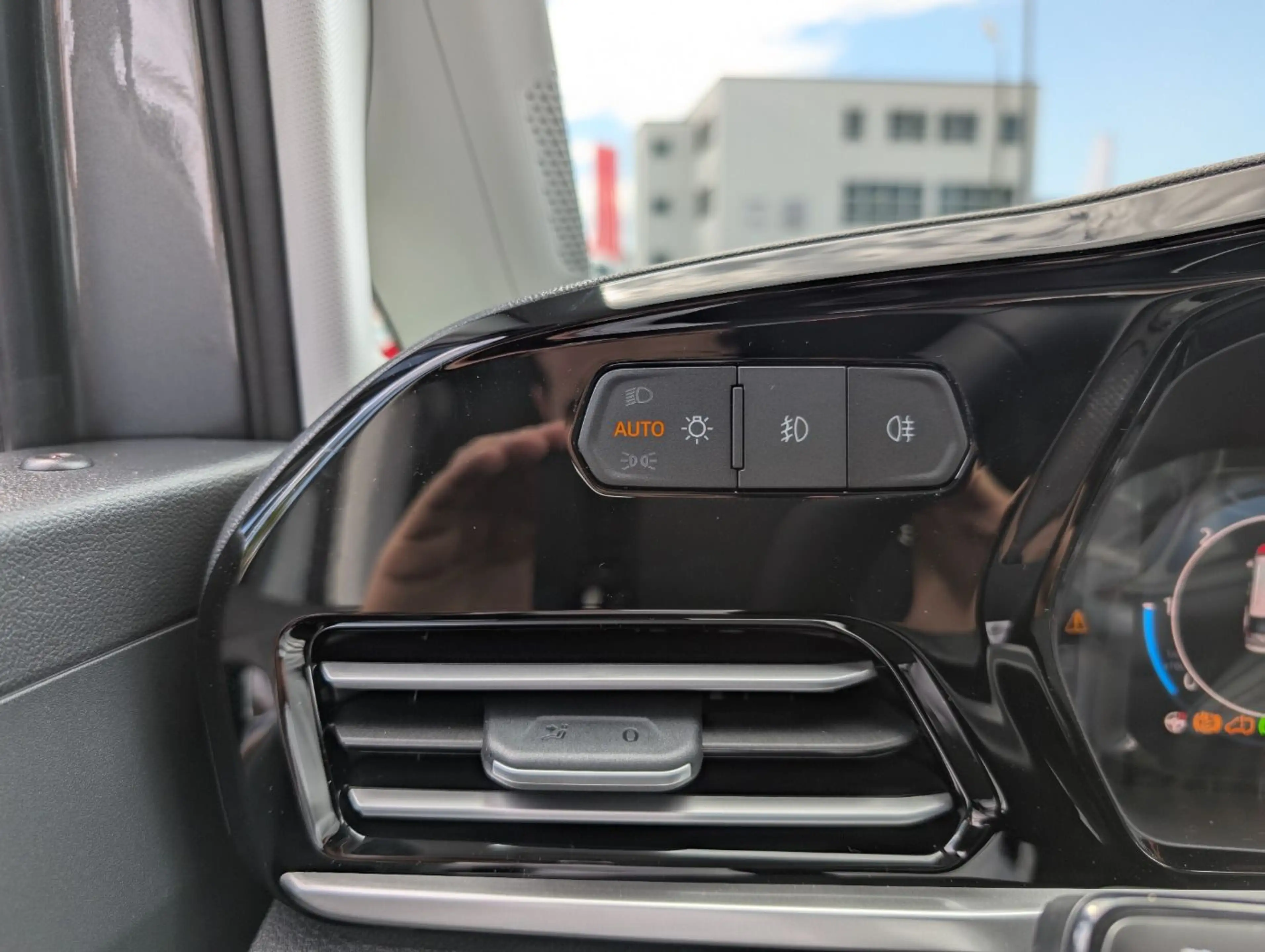 Ford Grand Tourneo Connect Titanium L2 NAVI*iACC*SHZ — photo 15