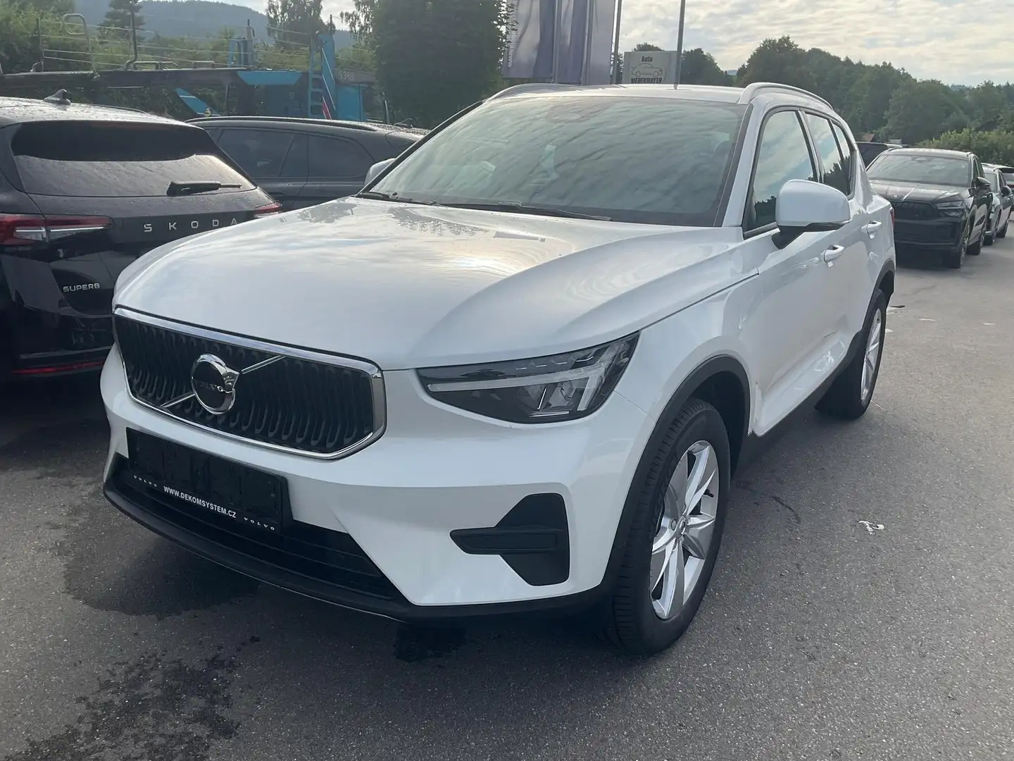 Volvo XC40 B3 Mild-Hybrid Core, AHK, Navi, LED, Winter, Kamer Weiß - 2
