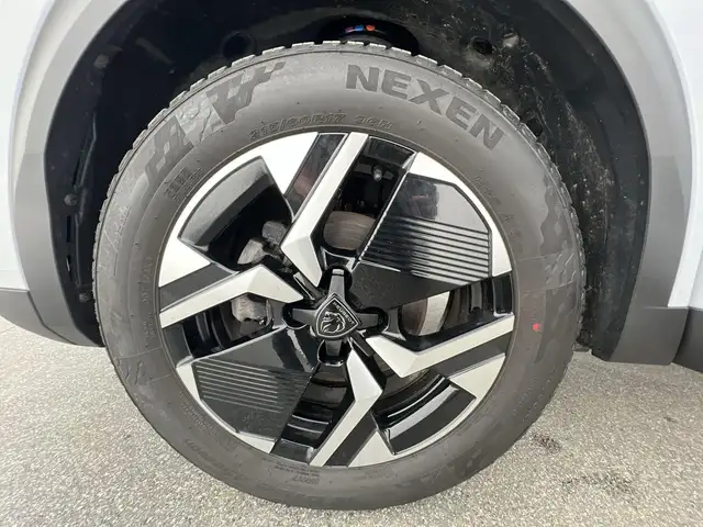 Peugeot 2008 view 6