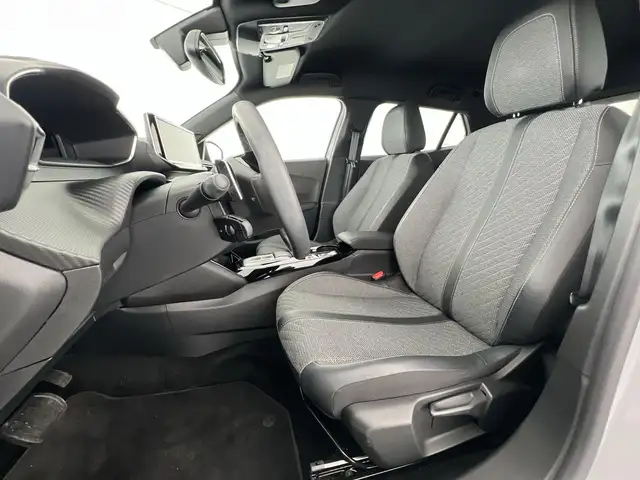 Peugeot 2008 view 8