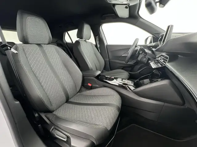 Peugeot 2008 view 9