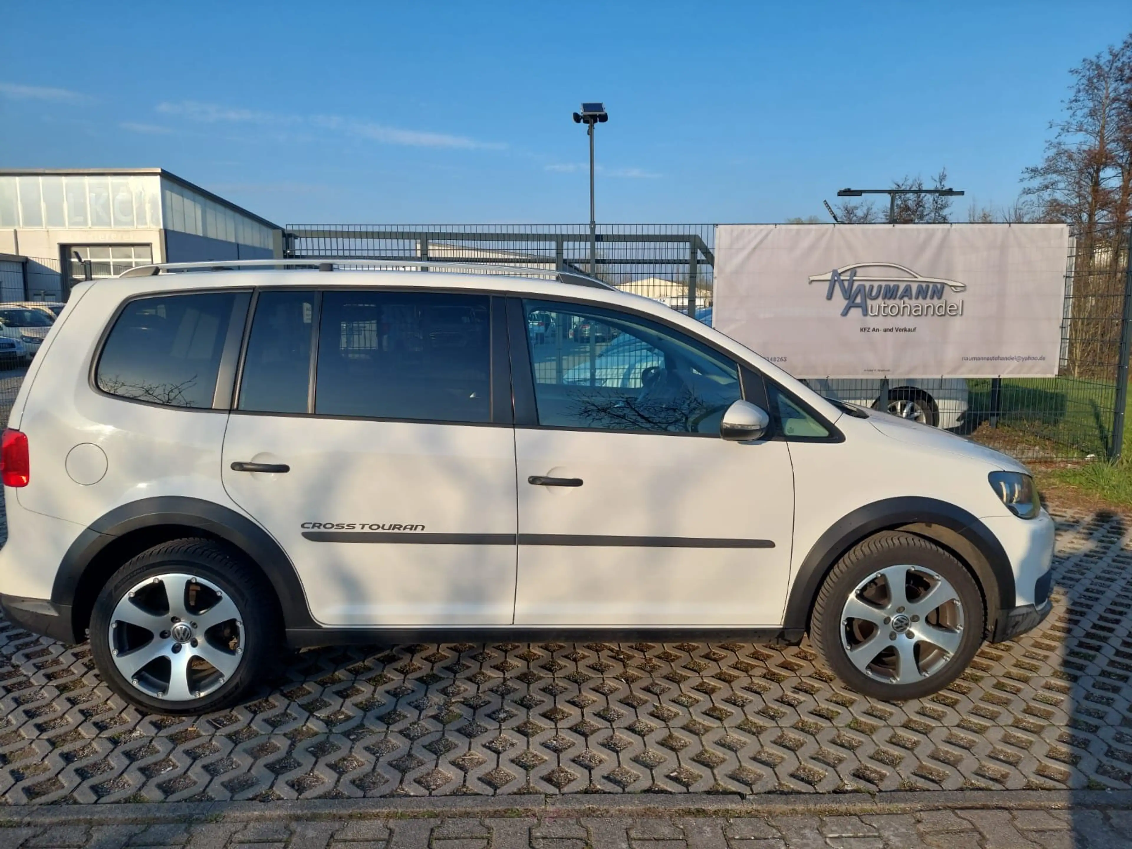 Volkswagen Cross Touran CrossTouran — photo 4